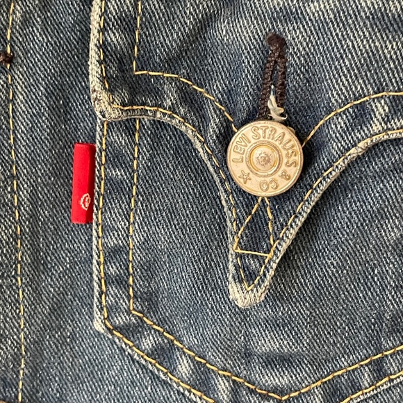 Levi’s Jean Jacket - Picture 12 of 15